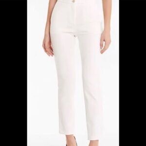 Michael Kors Pants, color white size medium, in great condition new! 🔥